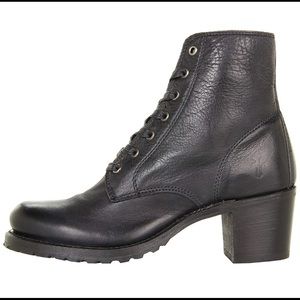 Frye Women’s Sabrina lace up boot